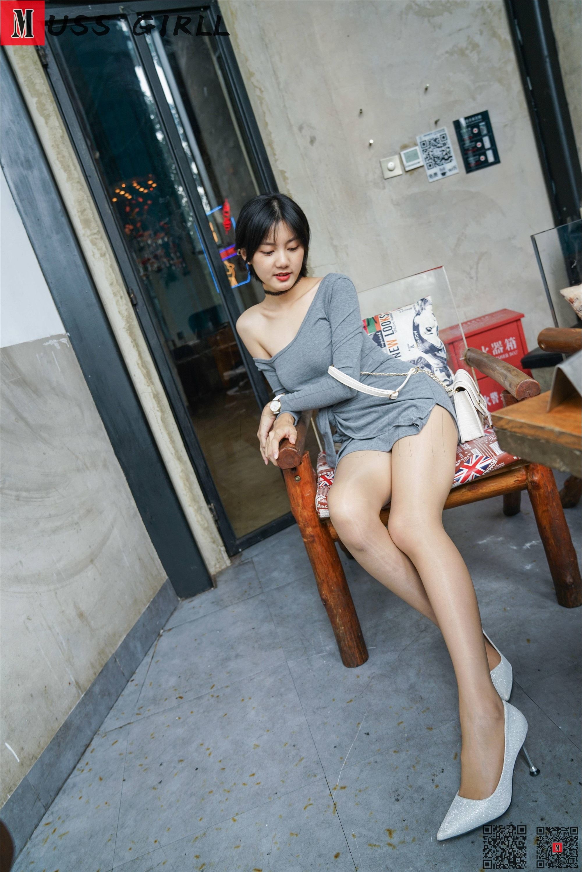 MussGirl慕丝女郎  NO.241-油亮肉丝灰色包臀裙高跟